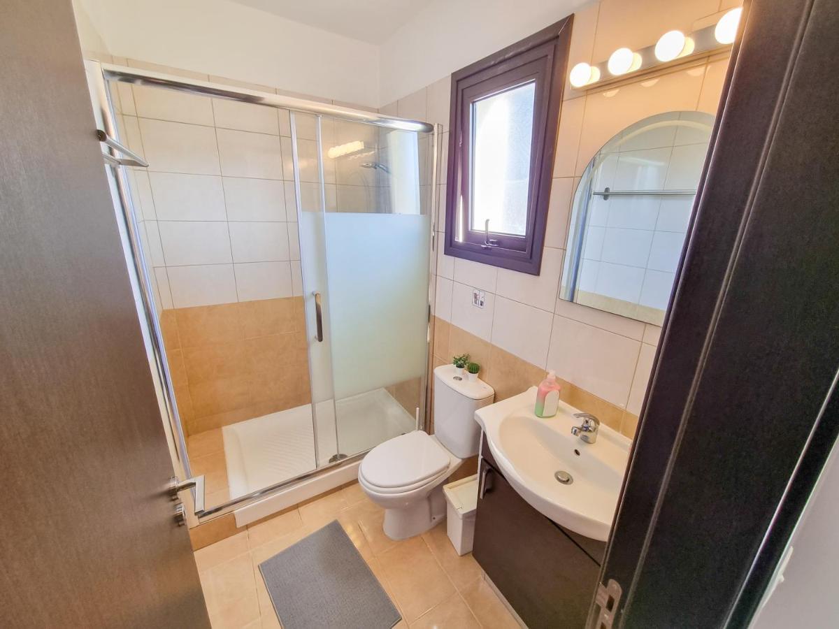 Light House Apartment Ларнака Екстер'єр фото